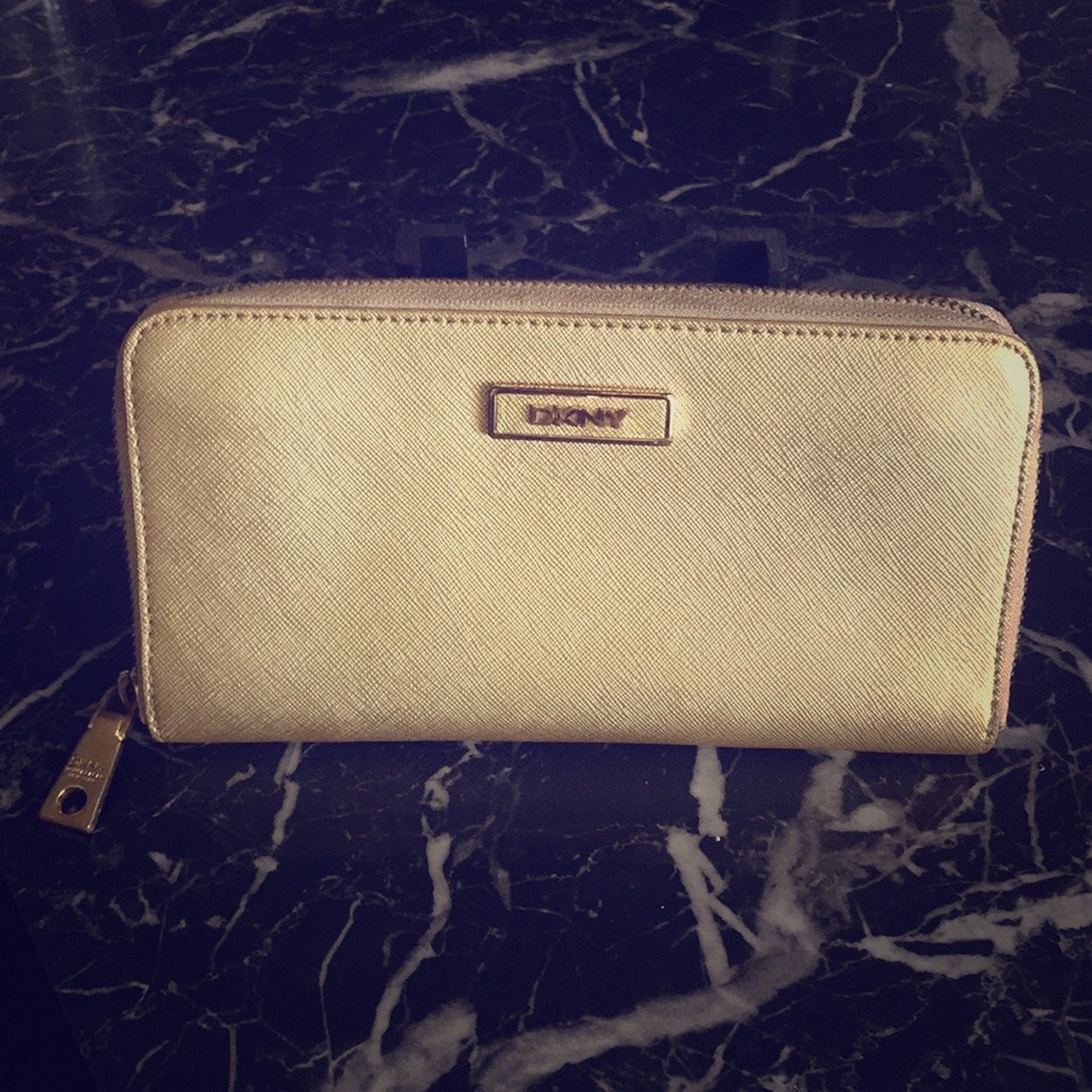 DKNY GOLD ZIPPER WALLET